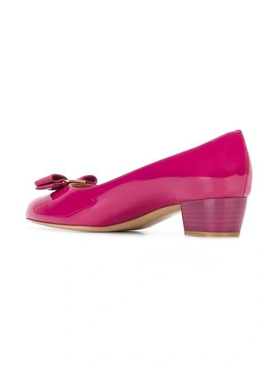 Shop Ferragamo Salvatore  'vara' Pumps - Pink