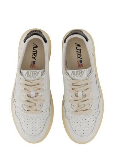 Autry Sneakers Dals Low In White And Black Leather
