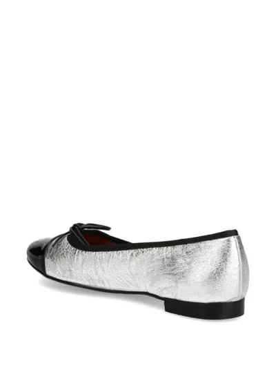 金属感蝴蝶结芭蕾平底鞋