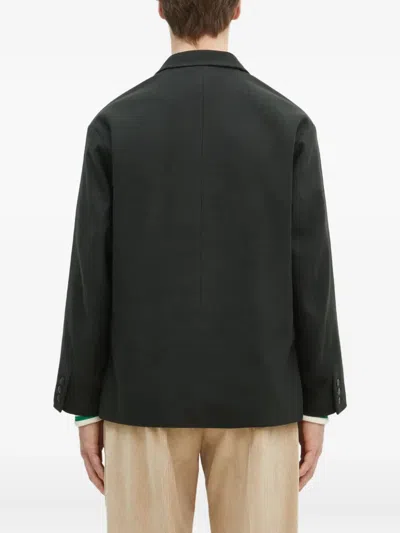 三纽扣平驳领西装夹克