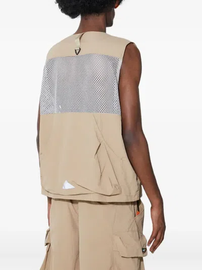Manastash Multi-pocket Mesh-panel Vest In Neutral