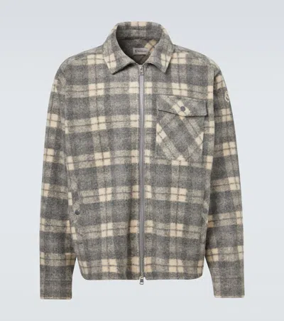 Moncler Graphic Logo Long Sleeve Cotton T-shirt In Gray