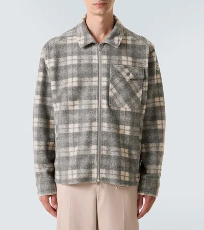 Moncler Graphic Logo Long Sleeve Cotton T-shirt In Gray