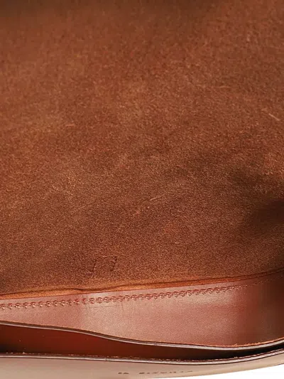 翻盖皮质单肩包