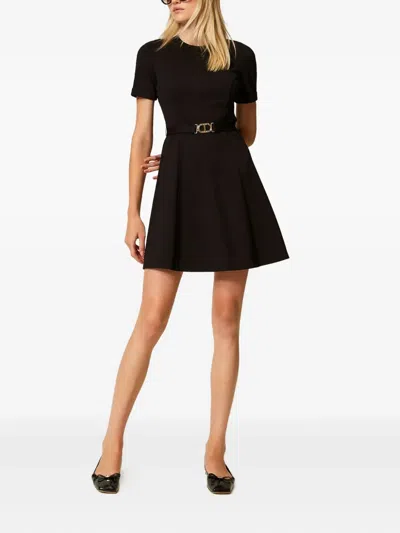 Twinset Robe Courte Avec Boucle Oval T In Black