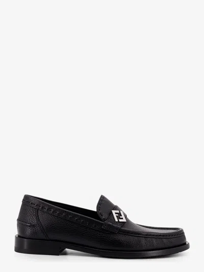 Fendi Round Toe Textured Leather Loafers In Black