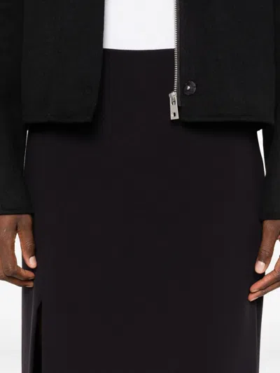 百褶开衩半身裙