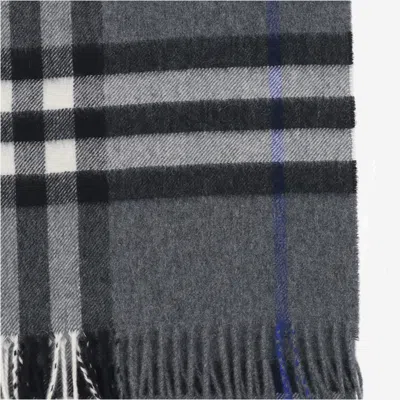 Burberry Marlborugh Grey Wool Scarf In Gray
