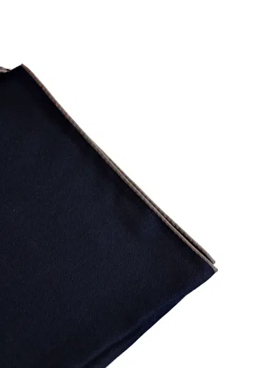 磨损边饰刺绣围巾