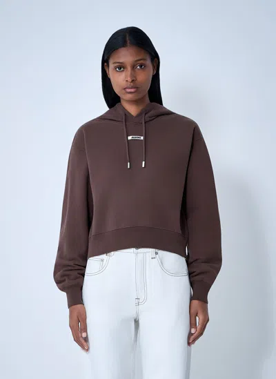 Jacquemus Le Hoodie Gros Grain Brown Cropped Hoodie With Drawstring Hood And Logo Patch On The Front In Cotton In Brown