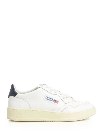Autry Medalist Low Sneakers In White