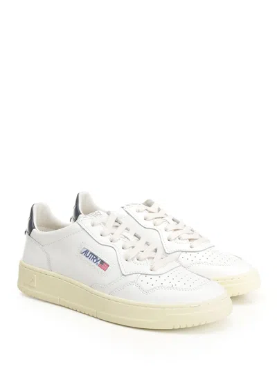 Autry Medalist Low Sneakers In White