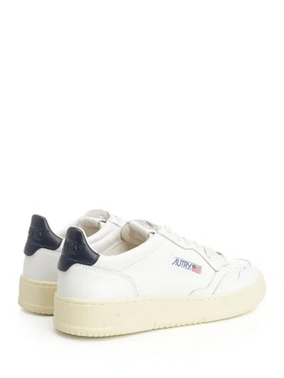 Autry Medalist Low Sneakers In White