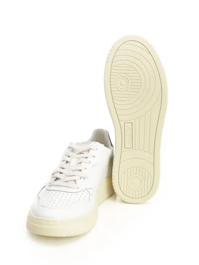 Autry Medalist Low Sneakers In White