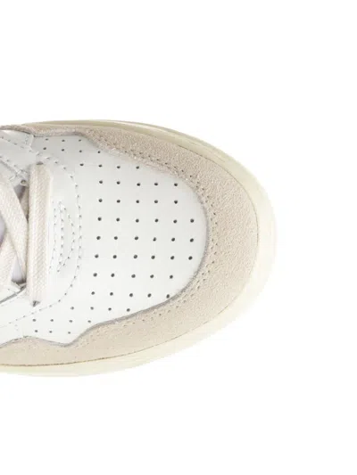 Autry Logo-patch Low-top Sneakers In White