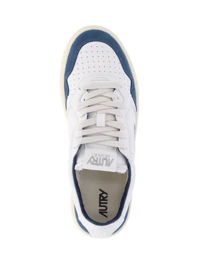 Autry Medalist Low Sneakers In Leather And Suede In White