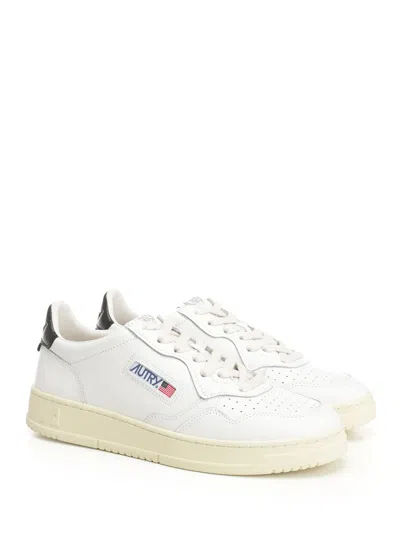 Autry Medalist Low Sneakers In White