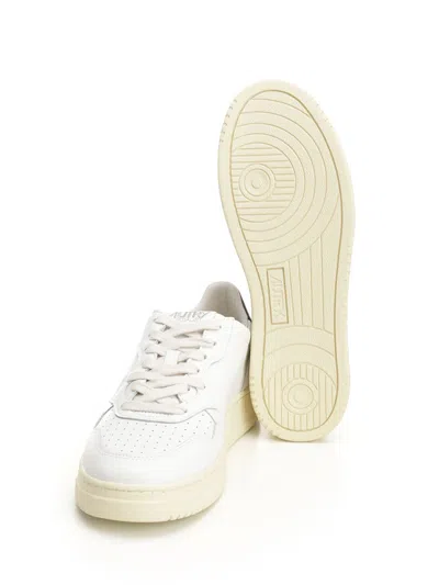 Autry Medalist Low Sneakers In White