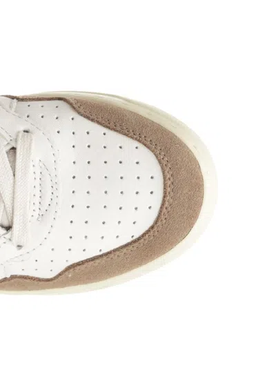 Autry "medalist Low" Sneaker In White