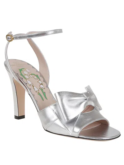 Valentino Garavani Bowow Sandal In Laminated Nappa 95mm Woman Silver 40 In Neutral