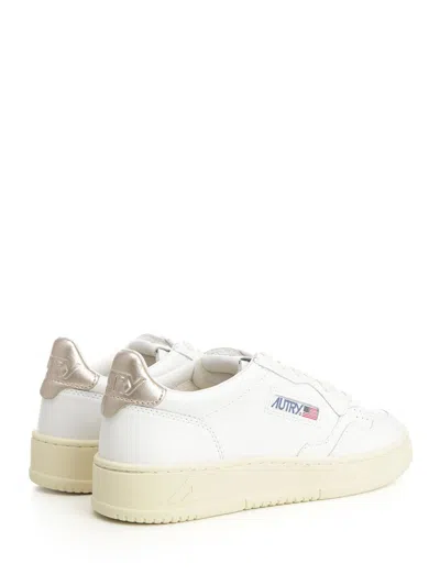 Autry Sneakers Medalist Low In Pelle Bianca E Tidal Foam In Multi