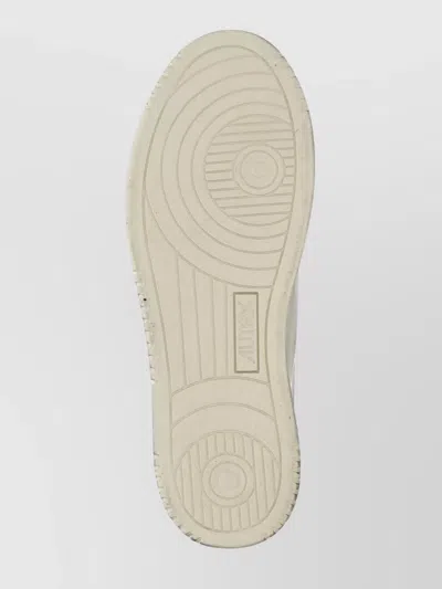 Autry White/black/blue Medalist Low Super Vintage Sneakers In Neutral