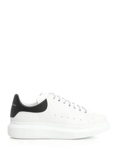 Alexander Mcqueen White And Black Low-top Sneakers With Chunky Sole And Contrasting Heel Tab In Leather Man In White