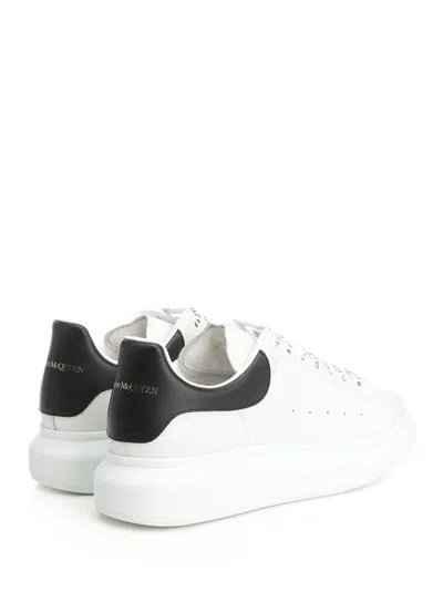 Alexander Mcqueen White And Black Low-top Sneakers With Chunky Sole And Contrasting Heel Tab In Leather Man In White