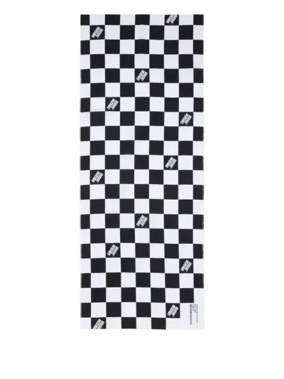 Neighborhood Check-pattern Bath Towel In Black