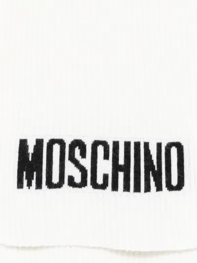 Moschino Ribbed Logo Scarf In Neutral
