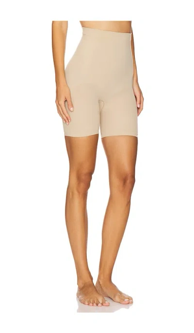 Skims Seamless Sculpt Mid Thigh Shorts In Brown