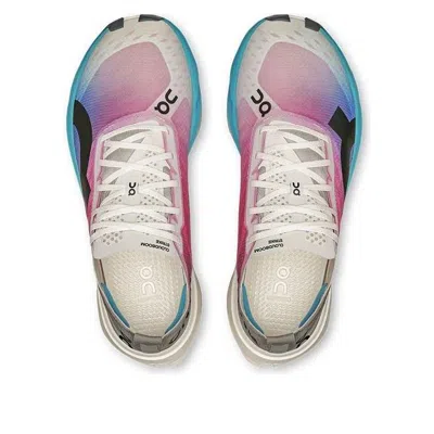 On (wmns) Running Cloudboom Strike 'white Horiz'