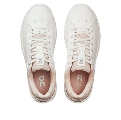 On Running (wmns)  The Roger Advantage 'white Rosehip' In Multi