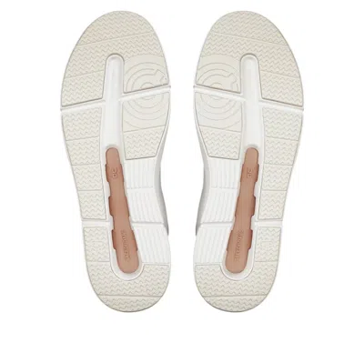 On Running (wmns)  The Roger Advantage 'white Rosehip' In Multi