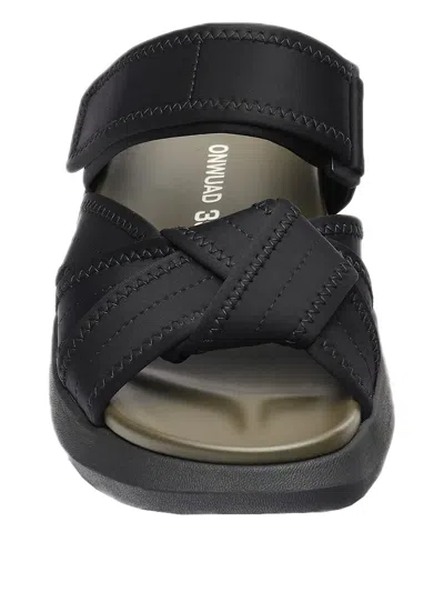 Onwuad Crossover Strap Sandals In Black