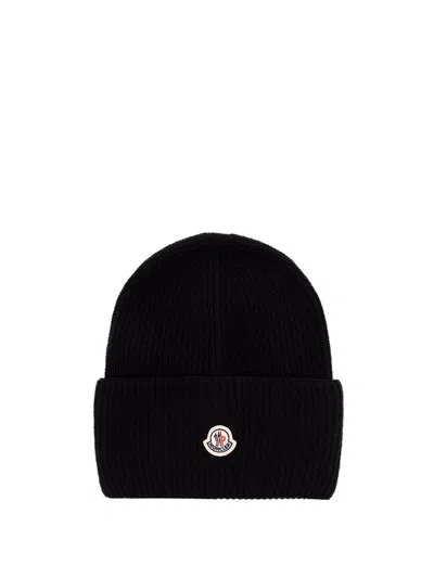 Moncler Ribbed Knit Carded Wool Beanie With Felt Logo Patch In Black