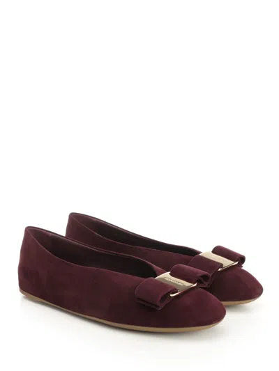 Ferragamo Bow Detail Suede Ballerinas In Burgundy