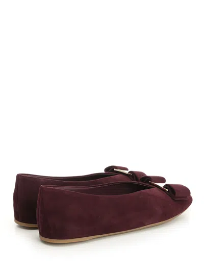Ferragamo Bow Detail Suede Ballerinas In Burgundy