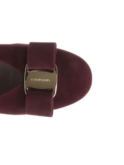 Ferragamo Bow Detail Suede Ballerinas In Burgundy