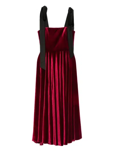 方领中长连衣裙