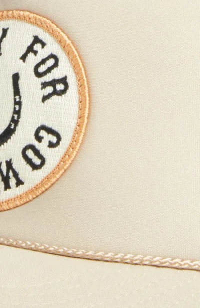 Friday Feelin ' Pray For Cowboys Trucker Hat In Brown