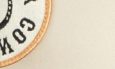 Friday Feelin ' Pray For Cowboys Trucker Hat In Brown