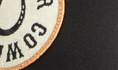 Friday Feelin ' Pray For Cowboys Trucker Hat In Black