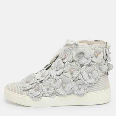 Pre-owned Chanel Grey Leather Cc Camellia High Top Sneakers Size 38 In Gray