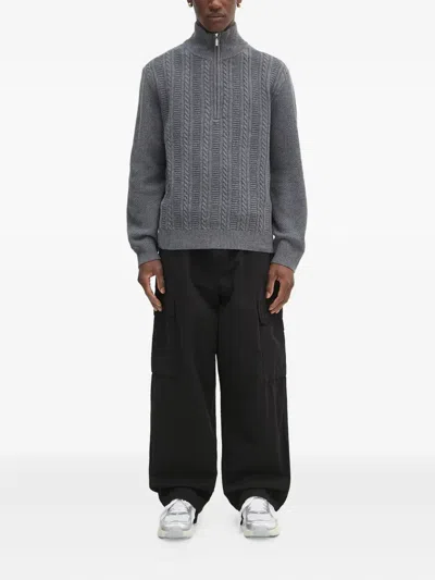 绞花针织拉链领毛衣