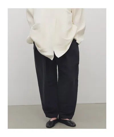 The Row Dyri Pleated Silk-shantung Tapered Pants In Black