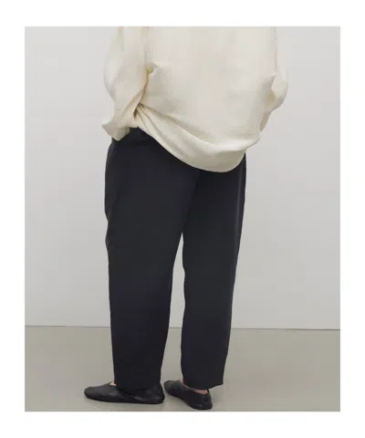 The Row Dyri Pleated Silk-shantung Tapered Pants In Black