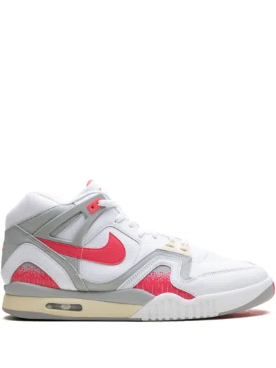 Nike Air Tech Challenge 2 In White