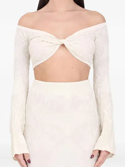 露肩结饰细节上衣