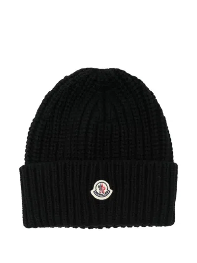 Moncler Logo Patch Cuff Virgin Wool Rib Beanie In Black